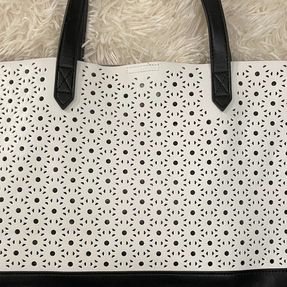 Large Colourblock Laser Cut Leather Market Tote Black/White Giani Bernini - Picture 2 of 8